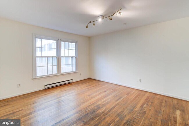 Photo - 900 24th St NW