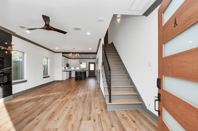 Photo - 7925 Ritz St