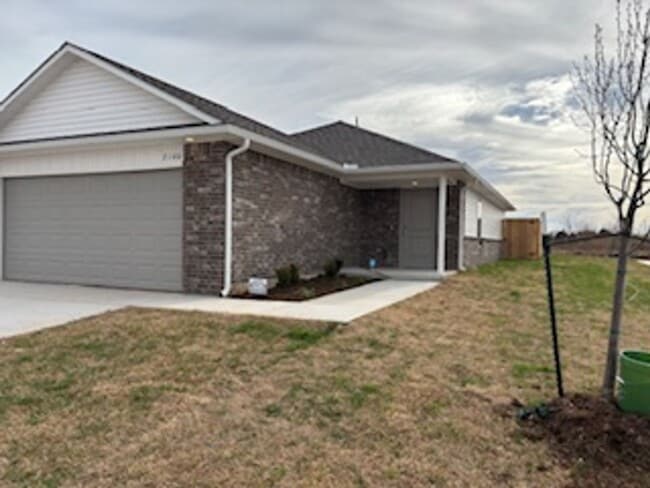 Building Photo - Must See!! First Month Free!