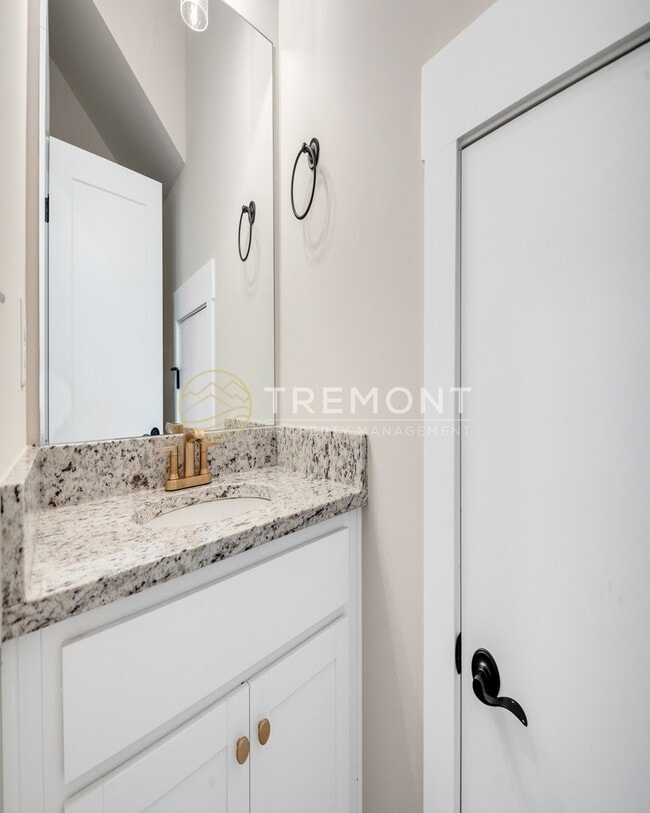 Photo - 1215 J Andrews Pl