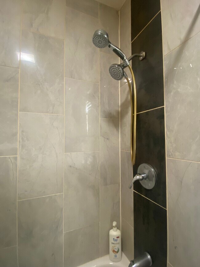 Photo - 4956 W Nelson St Unit 1