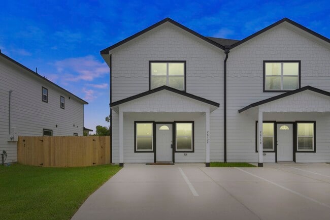 Building Photo - 2613 Randolph Rd Unit A Rental