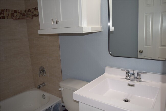 Photo - 331 Tite St Unit A