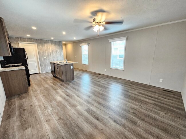 Photo - 46000 Geddes Rd