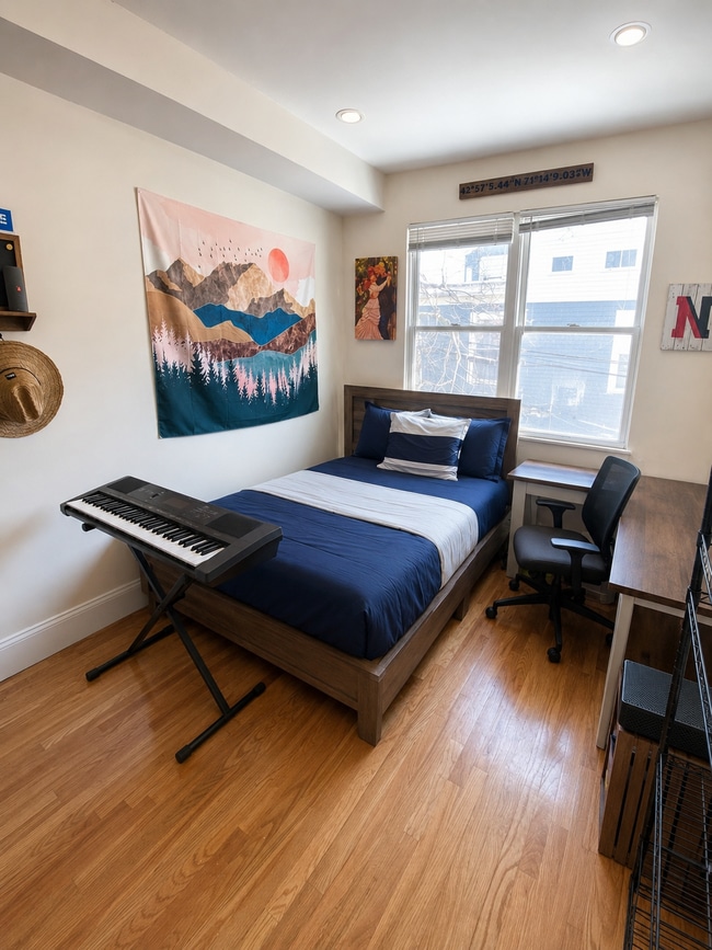 Building Photo - 13 Sewall St Unit 1