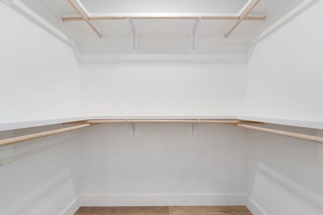 Photo - 821 Empire St