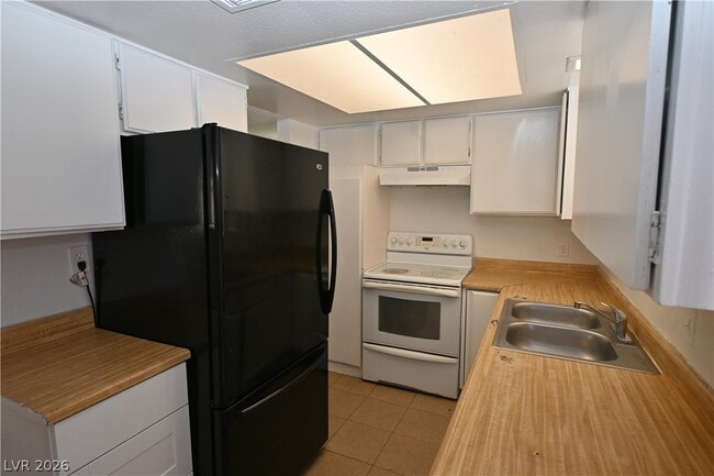 Building Photo - 2301 Stewart Ave Unit A