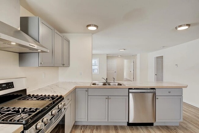 Photo - 1002 Park St