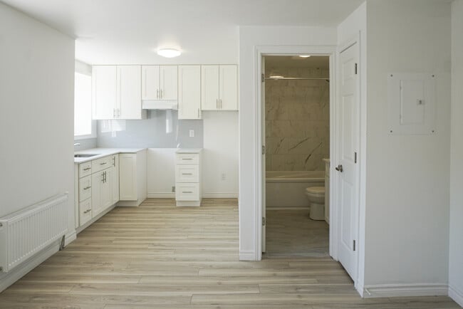 Building Photo - 630 Cummings Ave Unit 310