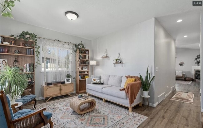 Photo - 568 S 360 E Cir