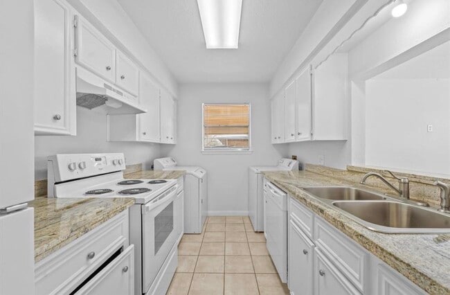 Photo - 3428 Lantern Ln