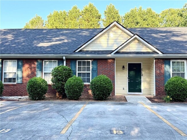 Building Photo - 3976 Hidden Hollow Dr Unit B
