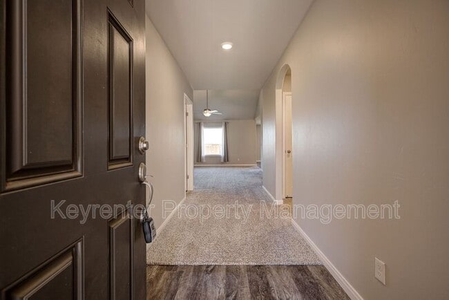 Photo - 1612 Maroon Dr