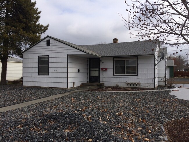 Building Photo - Home in The Heart of Ephrata!