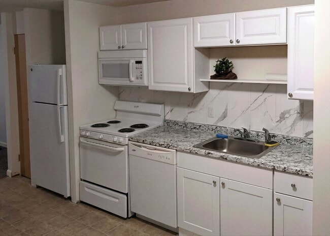 Kitchen - 1374 Bucksport Rd Unit 5