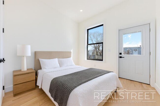 Photo - Brand New 4 Bed, 2 Bath with In-Unit Laund...