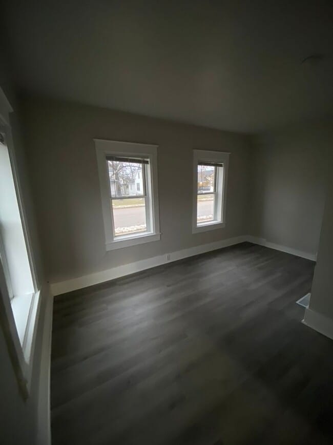 Building Photo - 546 Ceape Ave Unit 105 Bay St