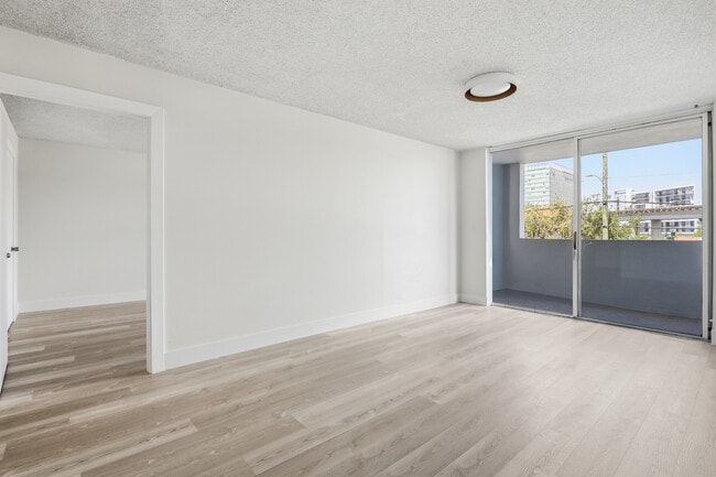 Photo - 1010 NW 11th St Unit 206