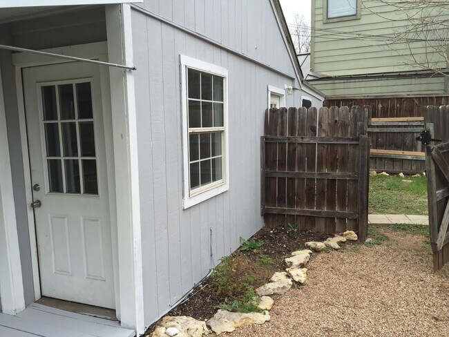 Photo - 1036 E 43rd St Unit B