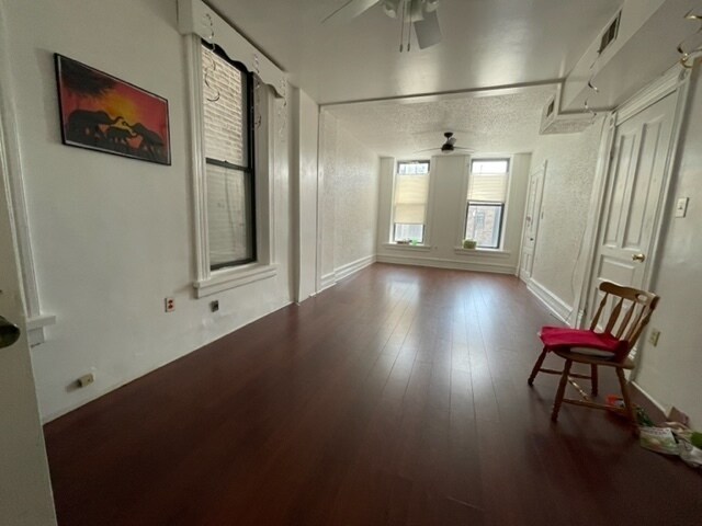 Photo - 260 W 24th St