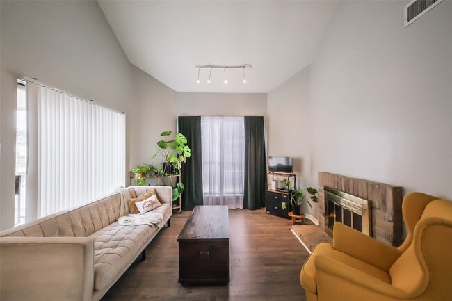 Building Photo - 10122 Waterstone Dr Rental