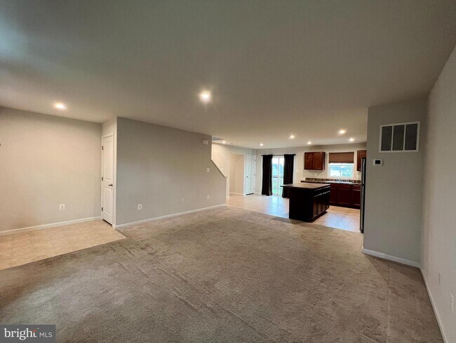 Photo - 255 Severna Pkwy