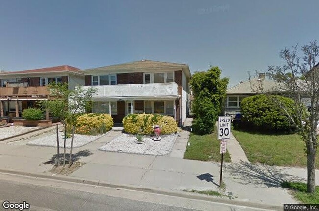 Building Photo - 625 E Broadway Unit #4