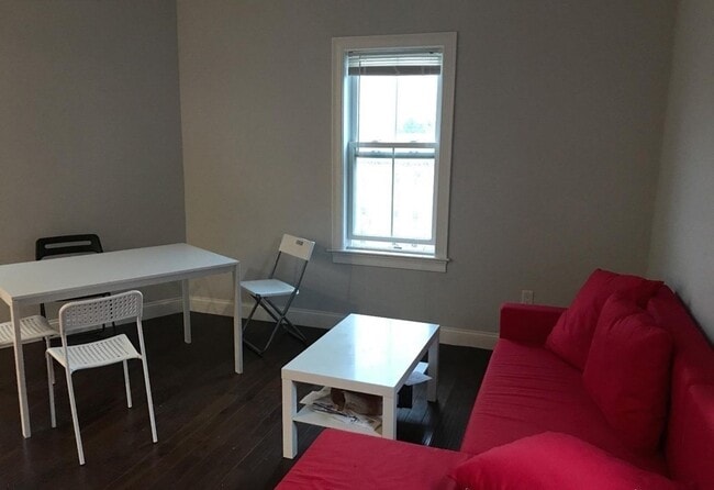 Photo - 140 Marcella St Unit 3