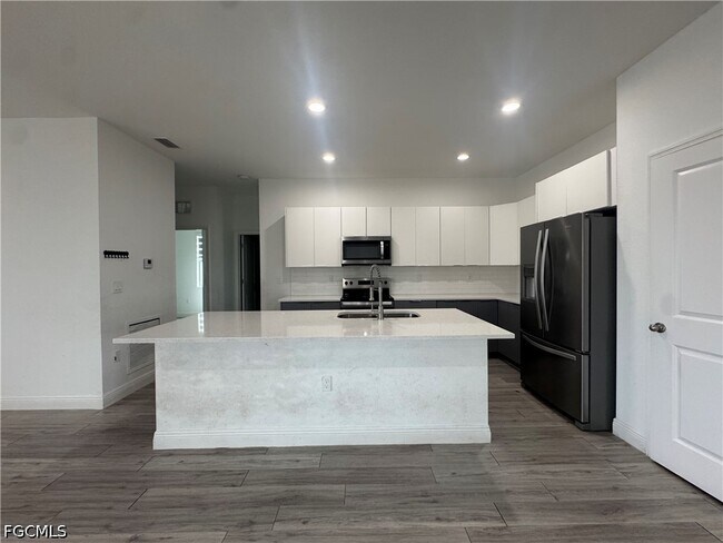 8007 Mill Ct