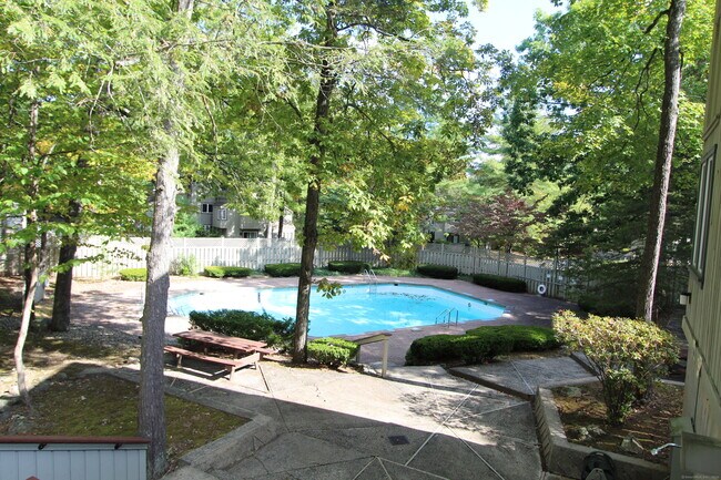 Photo - 6 Lyle Ct Unidad C