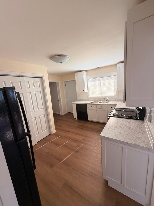 Photo - 214 Perry St Unidad Blue Moose Rentals