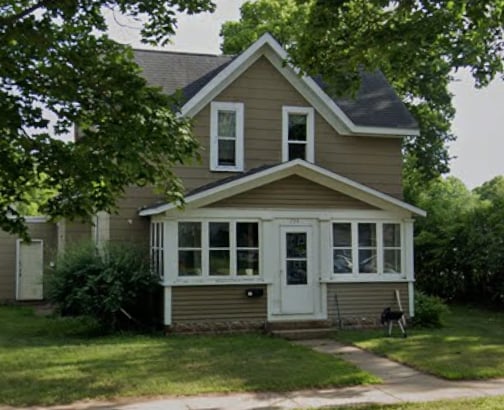 Building Photo - 3 Bed 2 Baths close to UWEC! Available June 1st 2025