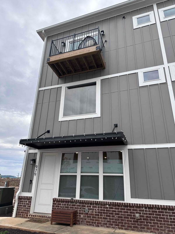 Photo - 979 Montague Pl