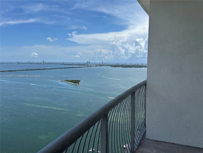 Building Photo - 1750 N Bayshore Dr Unit 5207 Rental