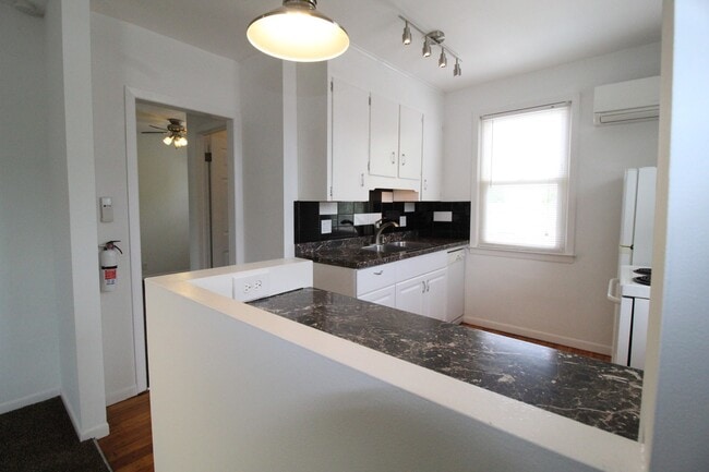 Photo - November FREE On This One Bedroom One Bath... Unit 1312 W 39TH ST. #4