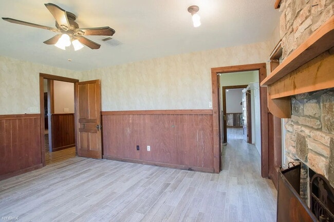 Photo - "Spacious 3-Bed, 3-Bath Martindale Gem with Elegant Granite Touches – 3,240 Sq Ft of Comfort!"