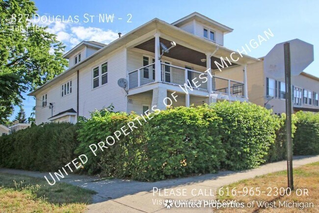 Photo - 827 Douglas St NW Unit 2