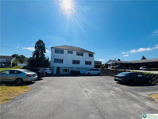 Photo - 203 E Emmaus Ave