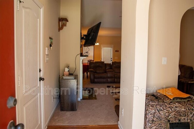 Photo - 309 English Oak Dr