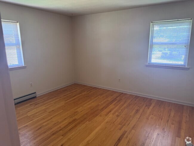 Building Photo - 12th st 4plex Unit 4 Rental