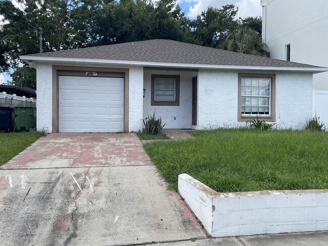 Building Photo - 2214 E Columbus Dr Rental