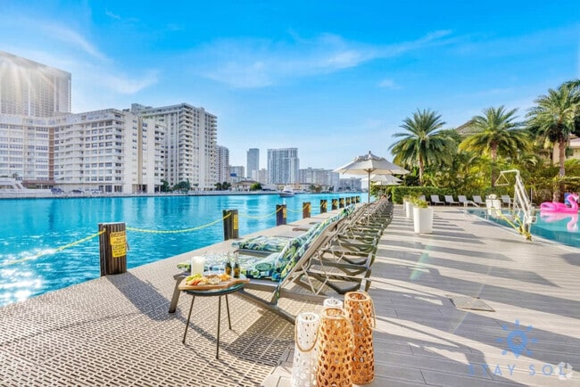 Building Photo - 2602 E Hallandale Beach Blvd Unit ID1227380P Rental