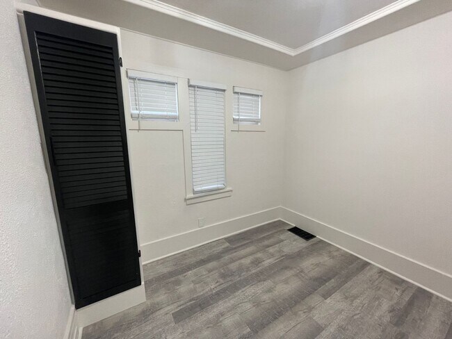 Photo - 3215 N Bartlett Ave Unit 3215 N Bartlett Ave