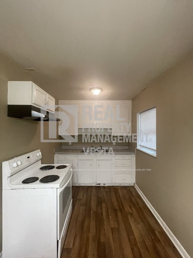 4402 Ashland Dr