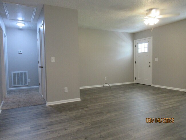 Photo - CUTE- 2 Bedroom, 1.5 Bath Home