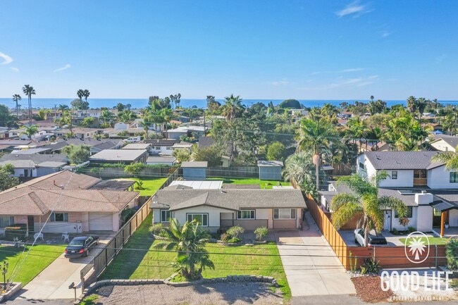 Building Photo - Coastal Charm Meets Modern Living in Beautiful Encinitas