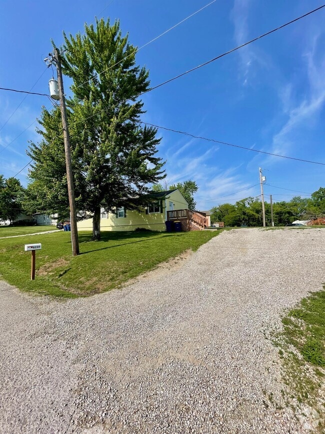 Building Photo - 8220 Oak Dr Rental