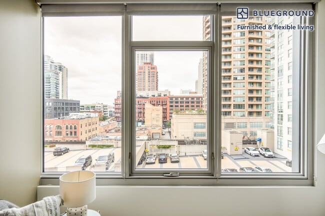 Photo - 165 North Des Plaines Street-GO FL7-ID747 Unidad GO FL7-ID747