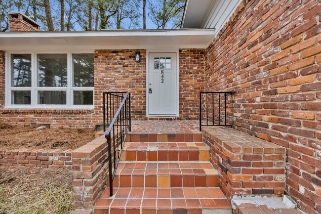 Photo - 842 Delverton Rd