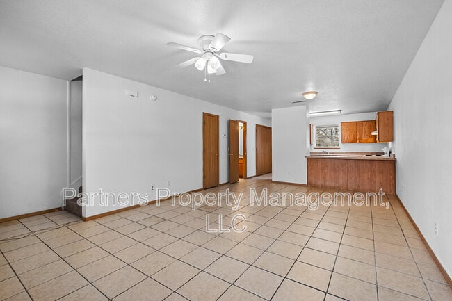 Photo - 896 Curtis Ave